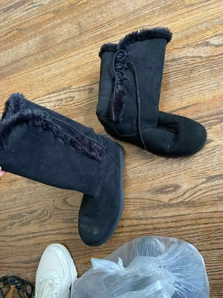 Photo of free Makalu wimans boots (Berwyn) #1