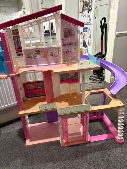 Photo of free Barbie dreamhouse (Katherines CM19) #4