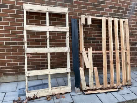 Photo of free Wood skids (Bronte area) #1