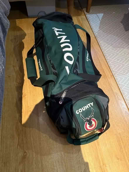 Photo of free Cricket bag in v good condition (Hunts County) (Balham SW12) #1