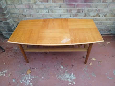 Photo of free Wooden coffee table (LU1. Caddington) #1