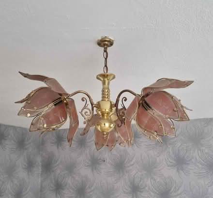 Photo of free Chandelier/ light (Hutchesontown Court G5) #3