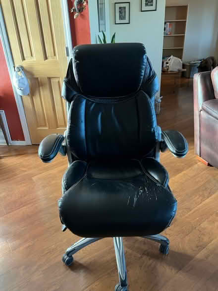 Photo of free Rolling office chair (High resort and Broadmoor) #1