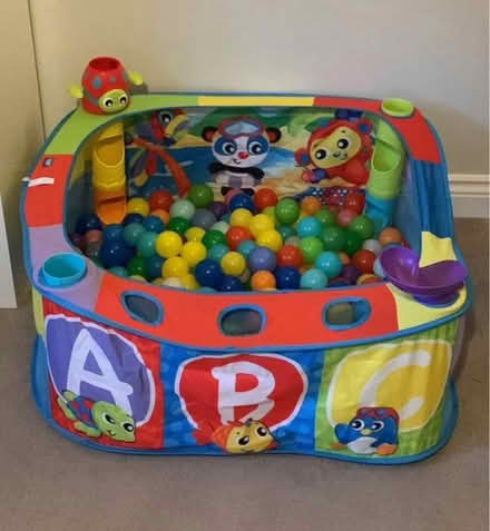 Photo of free Ball pit with balls (Market Harborough LE16) #1