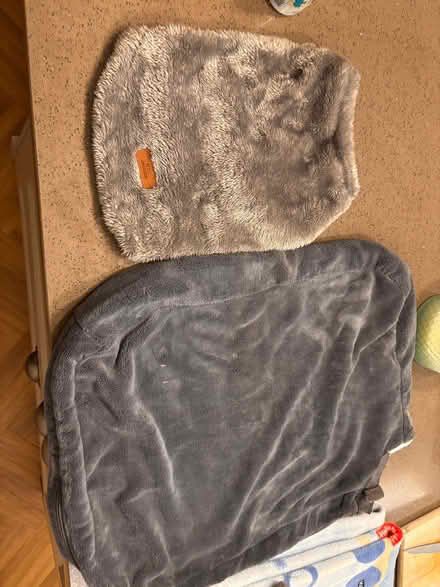 Photo of free Dog blankets, jumper and dry bag (Hutton PR4) #2