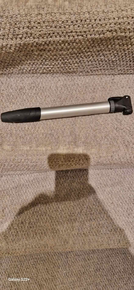 Photo of free Small bicycle pump (Chiswick W4) #1