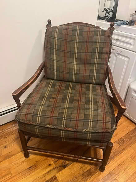 Photo of free Plaid Arm Chair and Ottoman set (Downtown Jersey City) #3