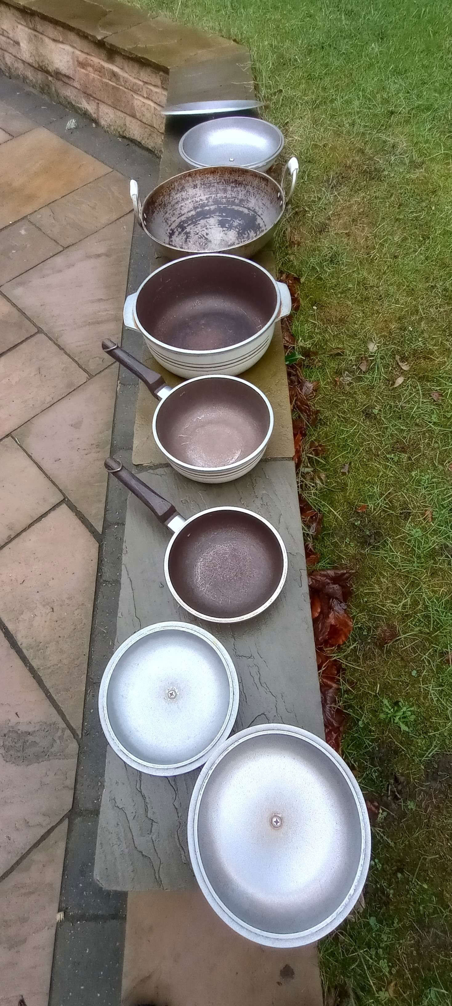 Free: Three Pots And A Wok (calverley Ls28) - Leeds Freegle