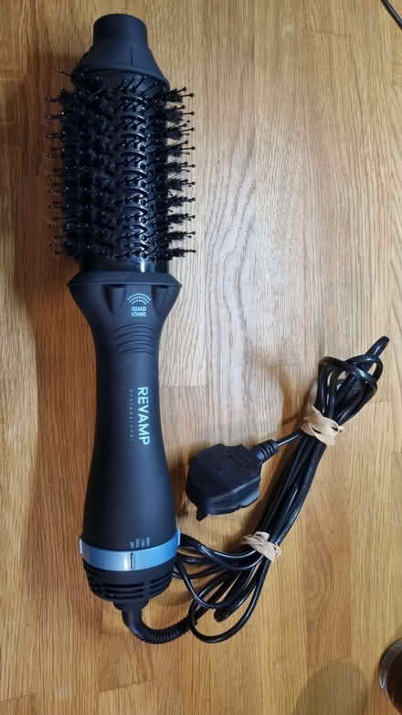 Photo of free Revamp Brush Styler (Barnard's Green WR14) #1