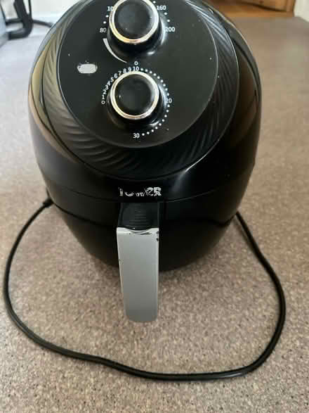 Photo of free Air fryer (Caerphilly town center CF83) #1