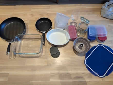 Photo of free Assorted kitchenware (Wapping E1W) #2