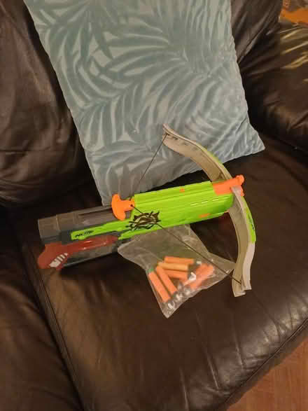 Photo of free Nerf crossbow and a few darts (Slapton LU7 9DA) #1