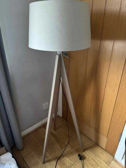 Photo of free Tripod Lamp (Darnley) #1