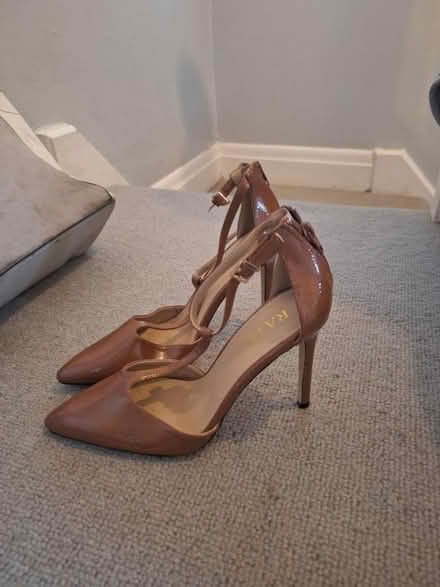 Photo of free Size 7 shoes (Old heath road CO2) #2