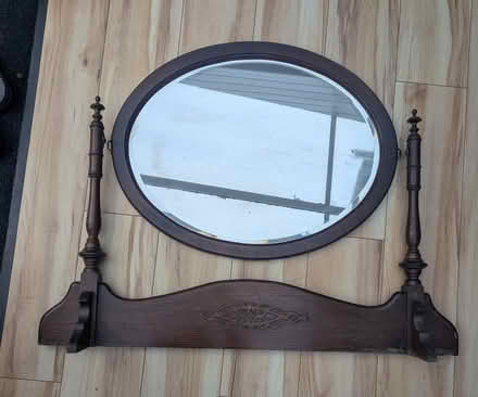 Photo of free Vintage oval mirror (Wigston LE18) #1