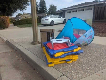 Photo of free Bike Carrier And Baby Items (South San Jose) #3