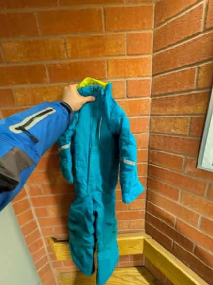 Photo of free Claim ASAP <5h kid coat/suit (Near Pimisi OC Transpo station) #4