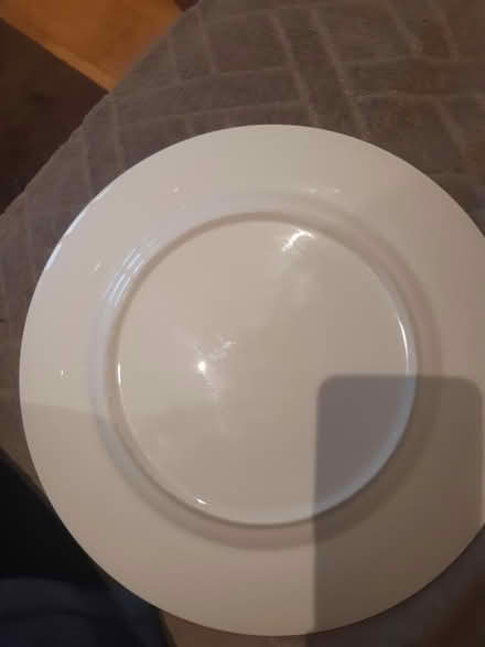 Photo of free 3 white dinner playes (KT16 chertsey) #1