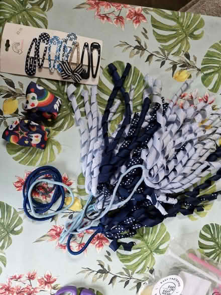 Photo of free Hair bobbles/clips (SK14) #2