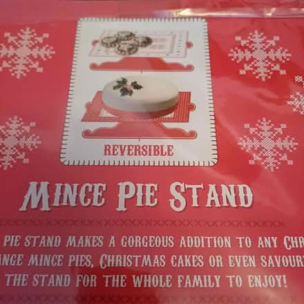 Photo of free Mince Pie Stand & doilies (Bradford BD12) #2