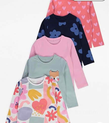 Photo of Clothes age 4-5 (Hampton) #1