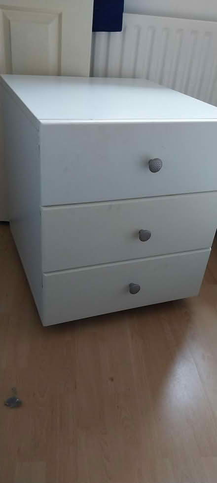 Photo of free 3 drawer chest (Woodley Airfield) #1