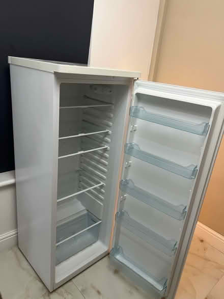 Photo of free 5ft fridge (Covent Garden, WC2H) #4