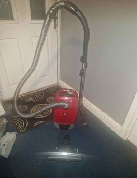 Photo of Compact type vacuum cleaner (Underdale SY2) #1