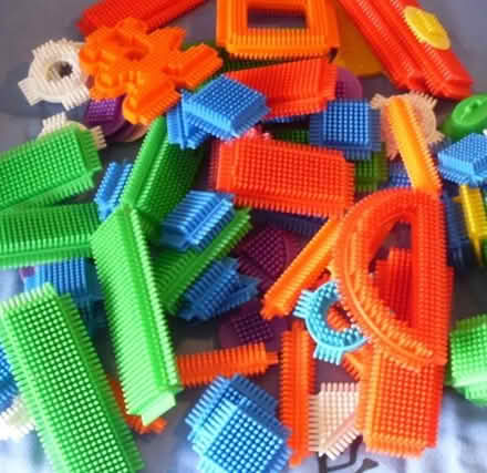 Photo of Stickle bricks (Ellenbrook M28) #1