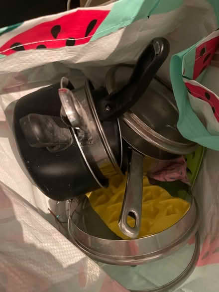 Photo of free Assorted pans, lids and ice trays (G411hp) #1