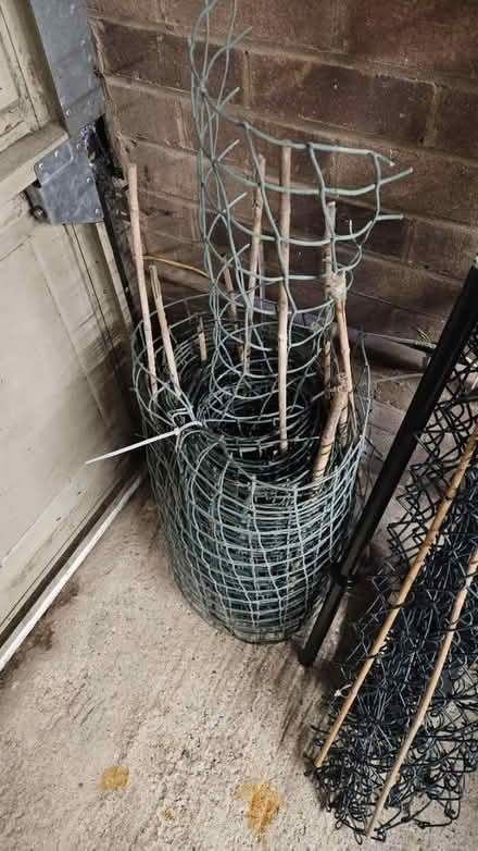 Photo of free Fencing/mesh (metal and plastic) (Welwyn Garden City AL7) #2