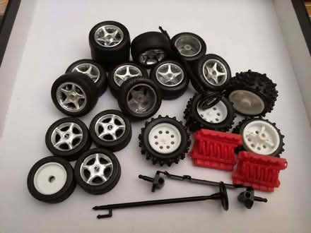 Photo of free Burago 1/18th scale hobby model wheels and misc parts (Westhoughton BL5) #1