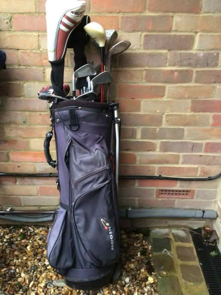 Photo of free Golf bag and random clubs (Northchurch HP4) #1