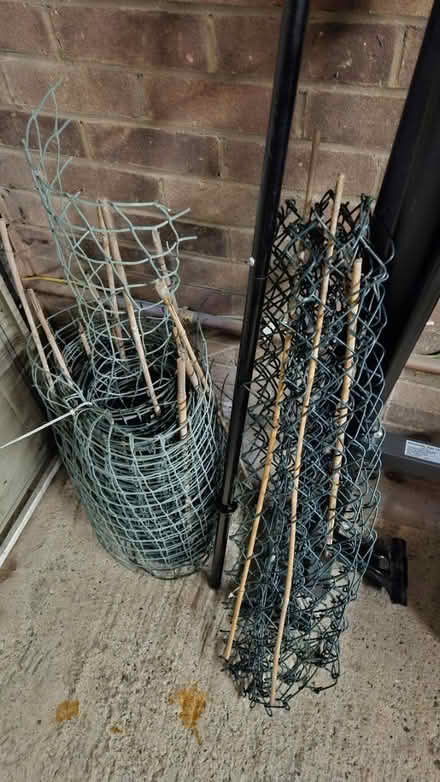 Photo of free Fencing/mesh (metal and plastic) (Welwyn Garden City AL7) #1