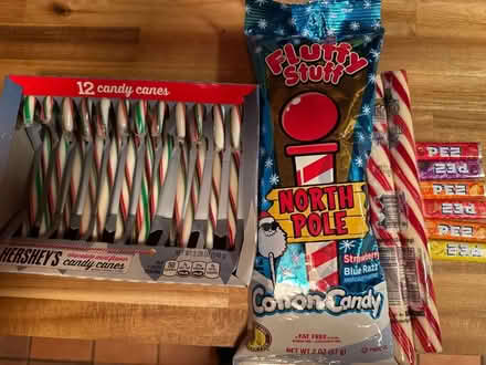 Photo of free Xmas candy (Lake Mohegan, NY) #1