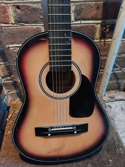 Photo of free Half sized guitar (Keymer BN6) #2