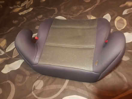 Photo of free Rigid padded car seat (Staines-upon-Thames TW18) #4