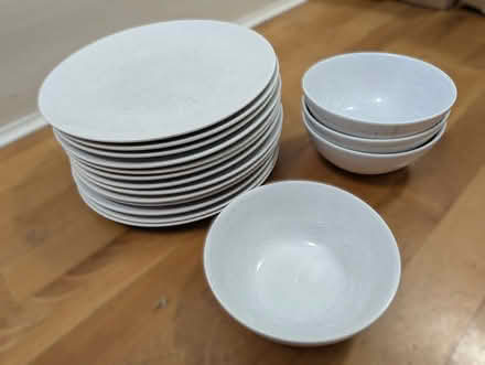 Photo of free IKEA plates and bowls (no chips!) (Kew TW9) #2