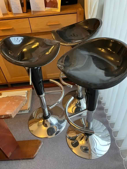 Photo of free 3 bar stools (Haddenham HP17) #1