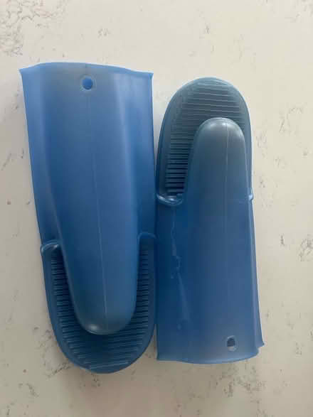 Photo of free Blue Heatproof Gauntlets (CT15) #1