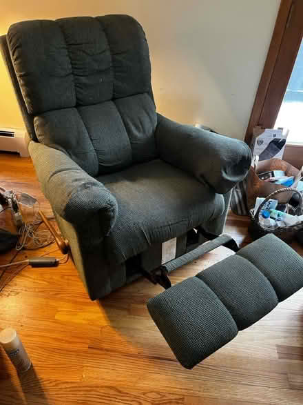 Photo of free Green laz e boy recliner (Forestburgh - Black Brook Dr) #4