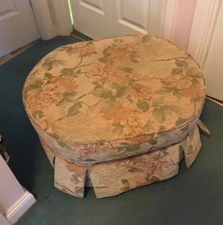 Photo of free 2 pouffes / stools matching (Oakwood road ME16 8) #1