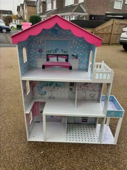 Photo of free Childs Dolls House (Whitelea NE23) #1