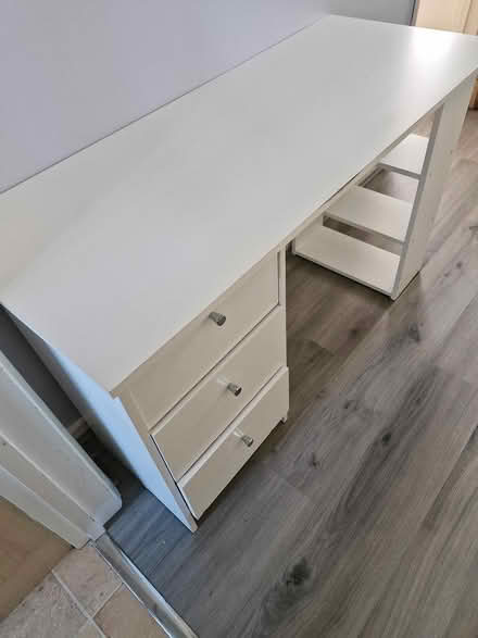 Photo of free White Desk (Chells) #3