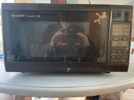 Photo of free Sharp 1000 Watt Microwave Oven (BT44) #1