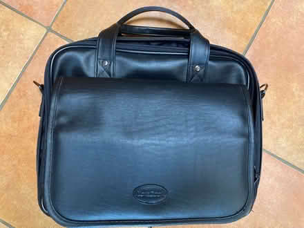 Photo of free small laptop bag (Belle Vue SY3) #1