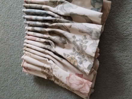 Photo of free Curtain pelmet - vintage flower design (Dorridge B93) #3