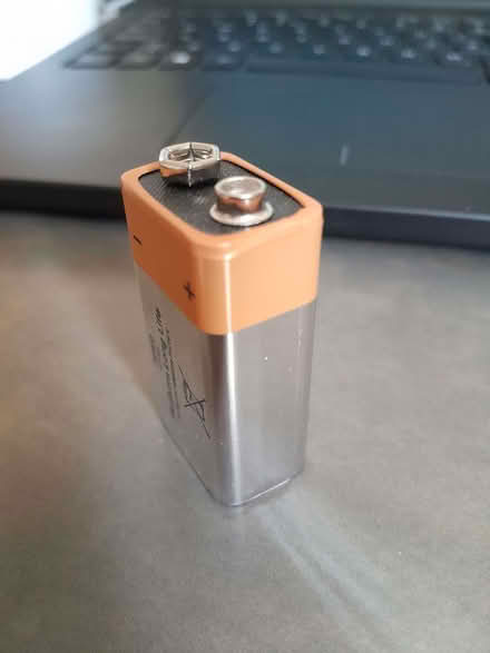 Photo of 9 volt NICD rechargable battery (Surlingham NR14) #1