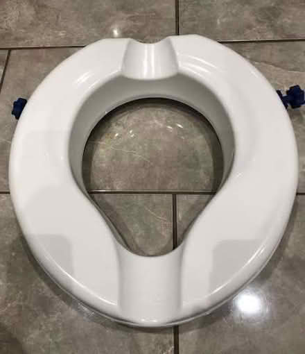 Photo of free Raised toilet seat (Southport PR9) #1