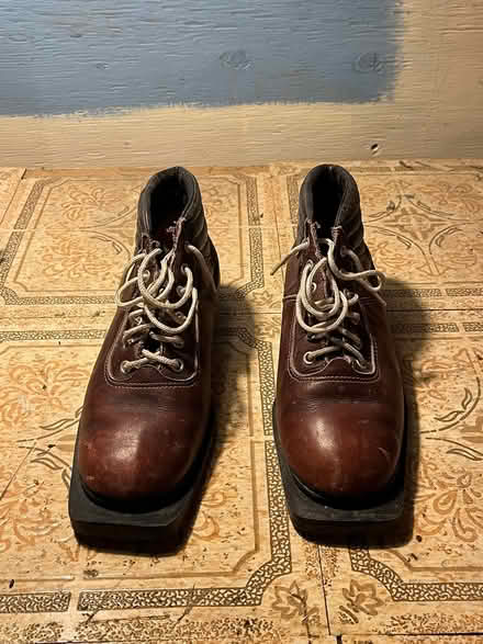 Photo of free Men’s cross country skiing boots (Hintonburg) #1